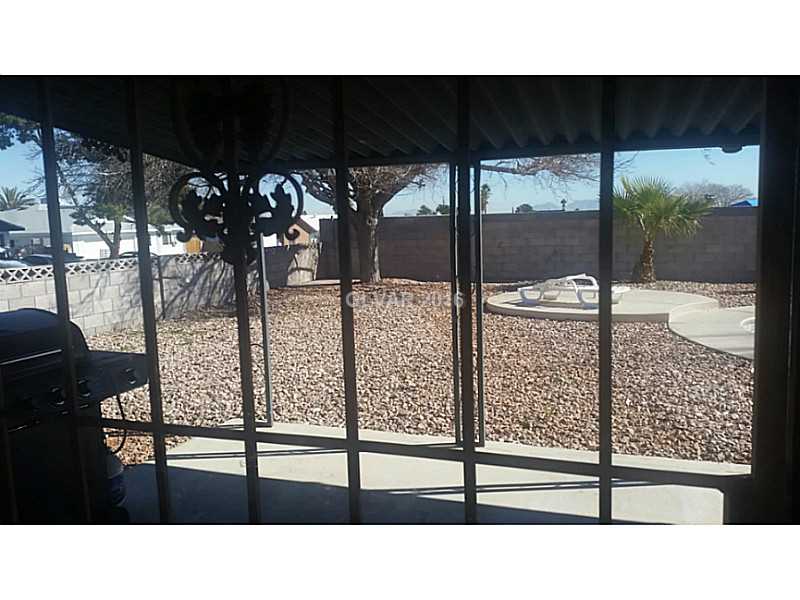 301 Lakehurst Road Las Vegas, NV 89145 - Photo 8 of 12 Yard/Garden.