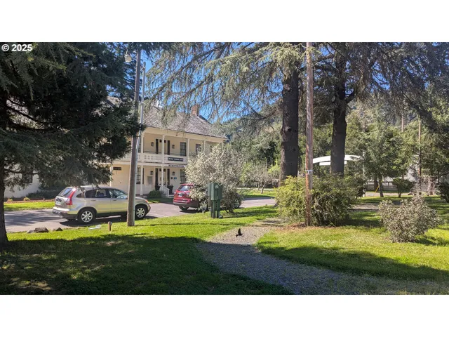 $995,000 | 2999 Speaker Road, Wolf Creek, OR 97497