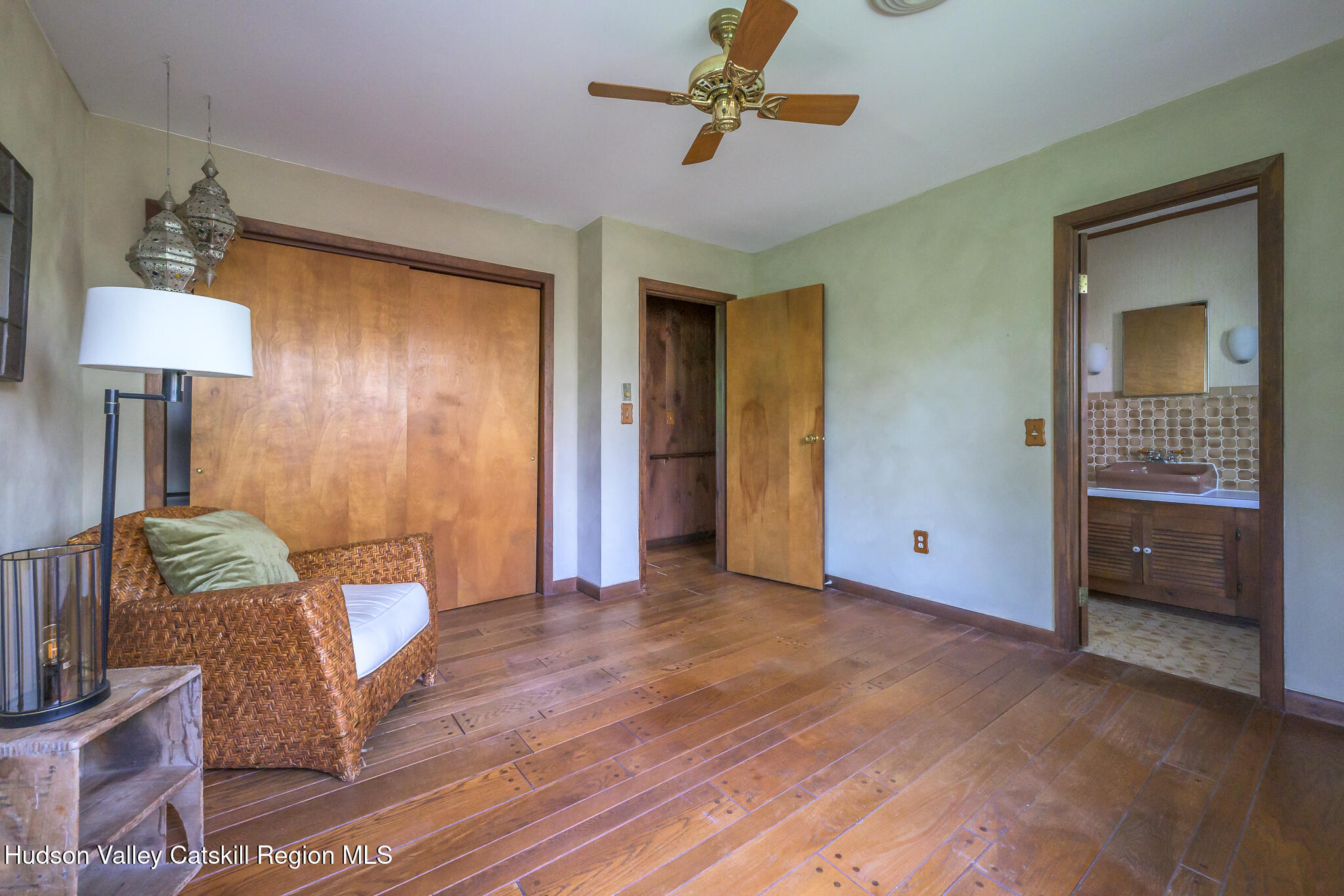 29 Edgemere Hill Road Catskill, NY 12414 - Photo 20 of 38 a view of an entryway with a chandelier
