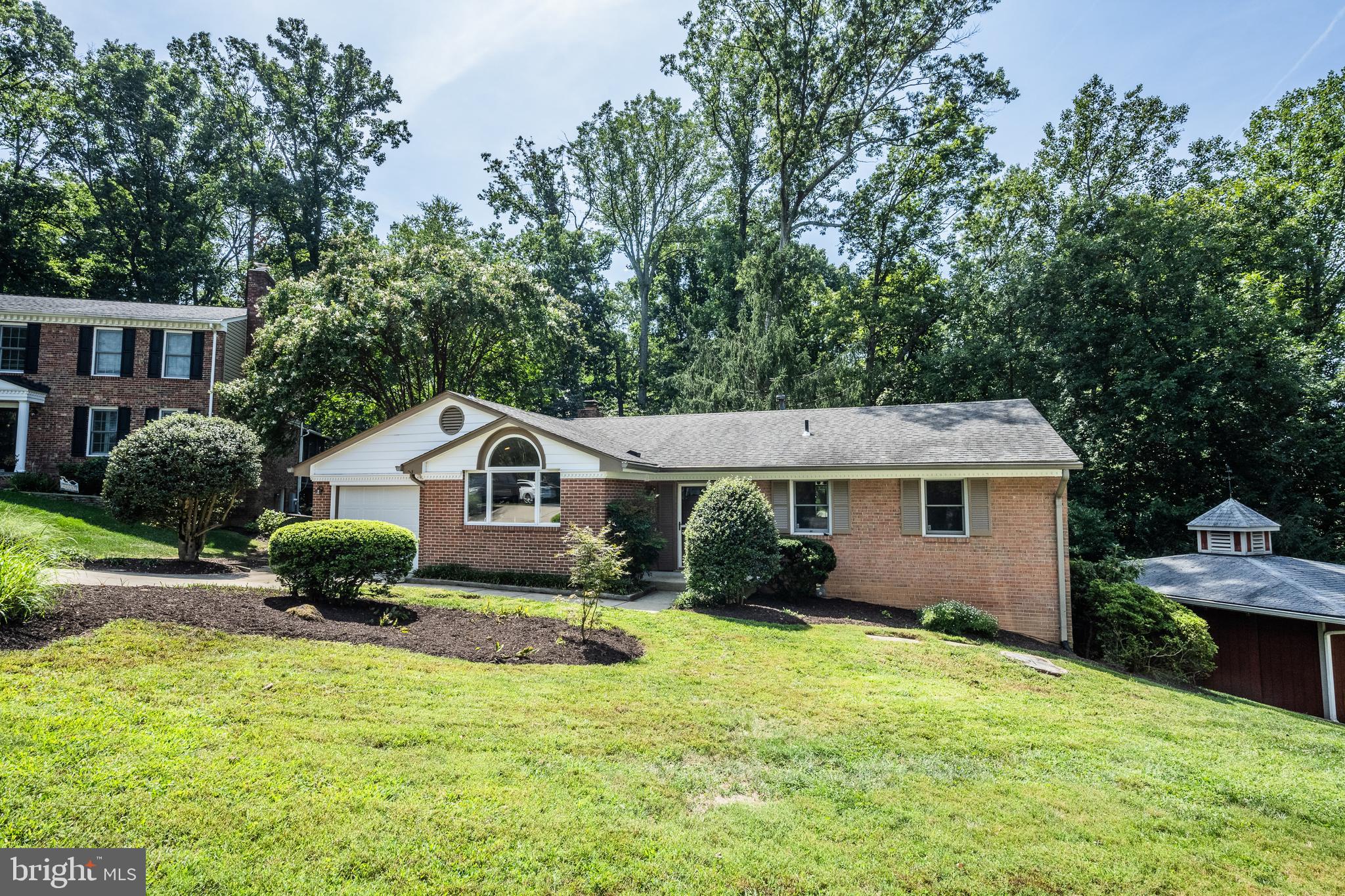 9528 Rockport Road Vienna, VA 22180 - Photo 2 of 49 Gallery Image 2