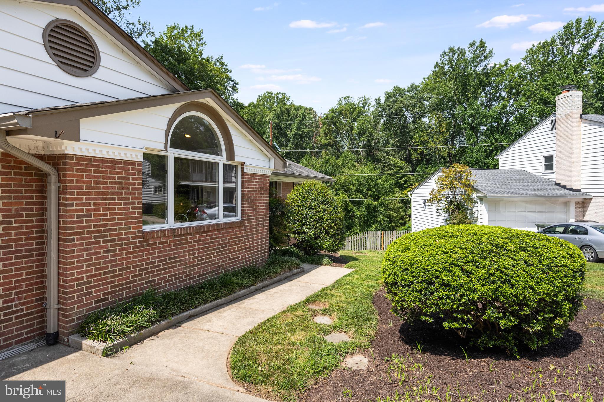 9528 Rockport Road Vienna, VA 22180 - Photo 3 of 49 Gallery Image 3