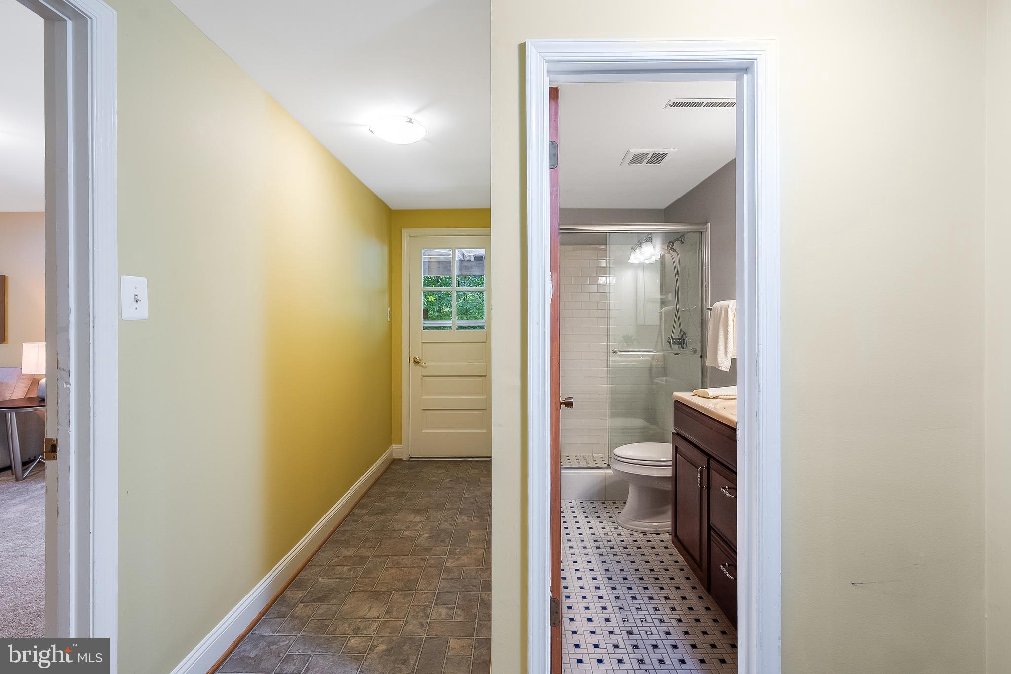 9528 Rockport Road Vienna, VA 22180 - Photo 39 of 49 Gallery Image 39