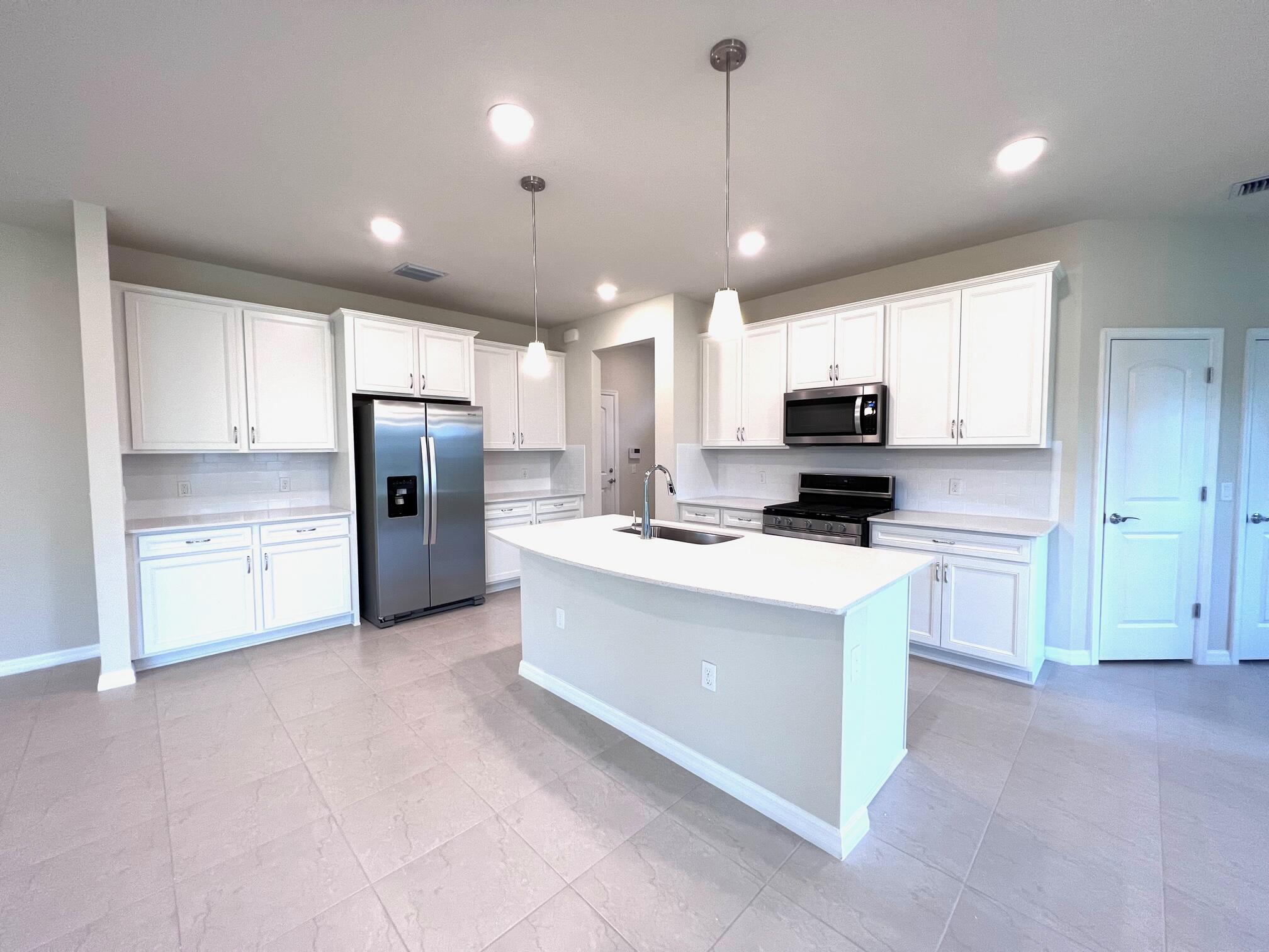 8246 Cadre Noir Road Lake Worth, FL 33467 - Photo 8 of 54 Kitchen