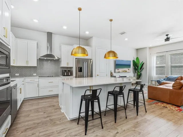 $789,000 | 451 Wingfield Drive, Sarasota, FL 34237