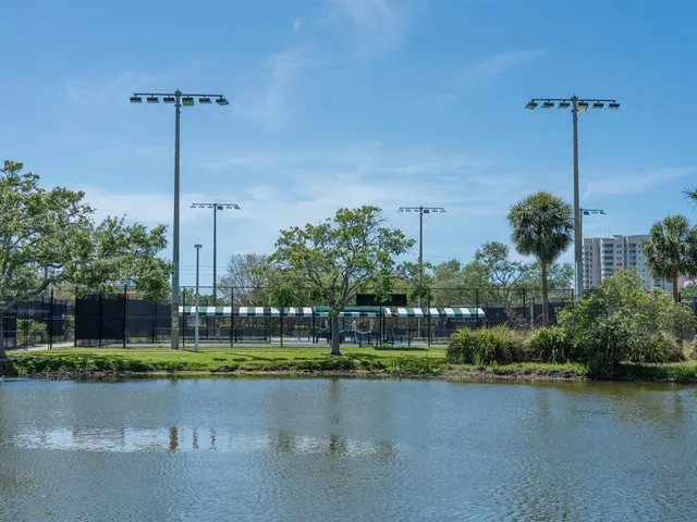 $789,000 | 451 Wingfield Drive, Sarasota, FL 34237