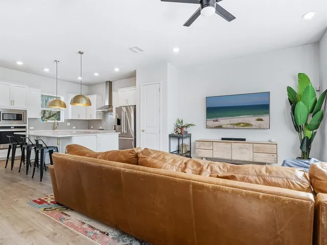 $789,000 | 451 Wingfield Drive, Sarasota, FL 34237