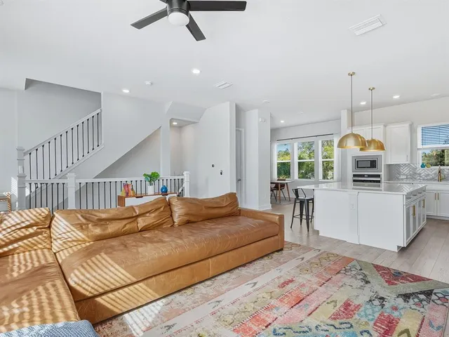 $789,000 | 451 Wingfield Drive, Sarasota, FL 34237