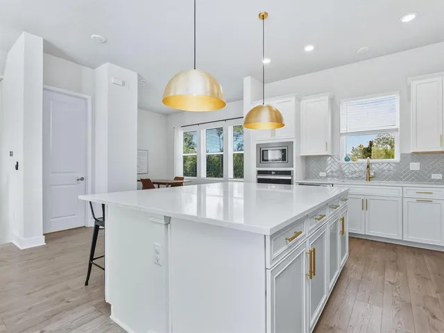 $789,000 | 451 Wingfield Drive, Sarasota, FL 34237