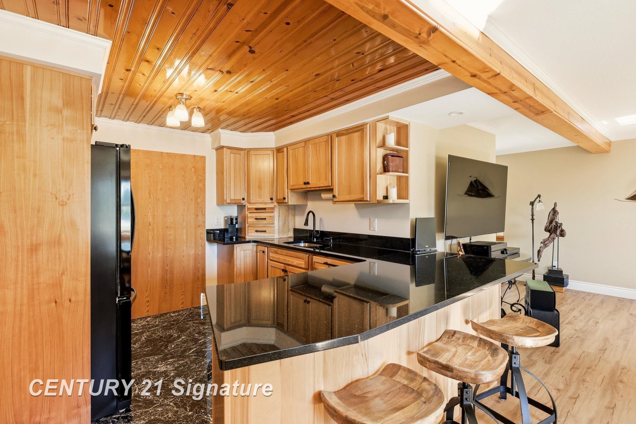 4065 North River Road Freeland, MI 48623 - Photo 5 of 47