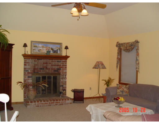 62 Ledge Road Haverhill, MA 01830 - Photo 2 of 5 Gallery Image 2