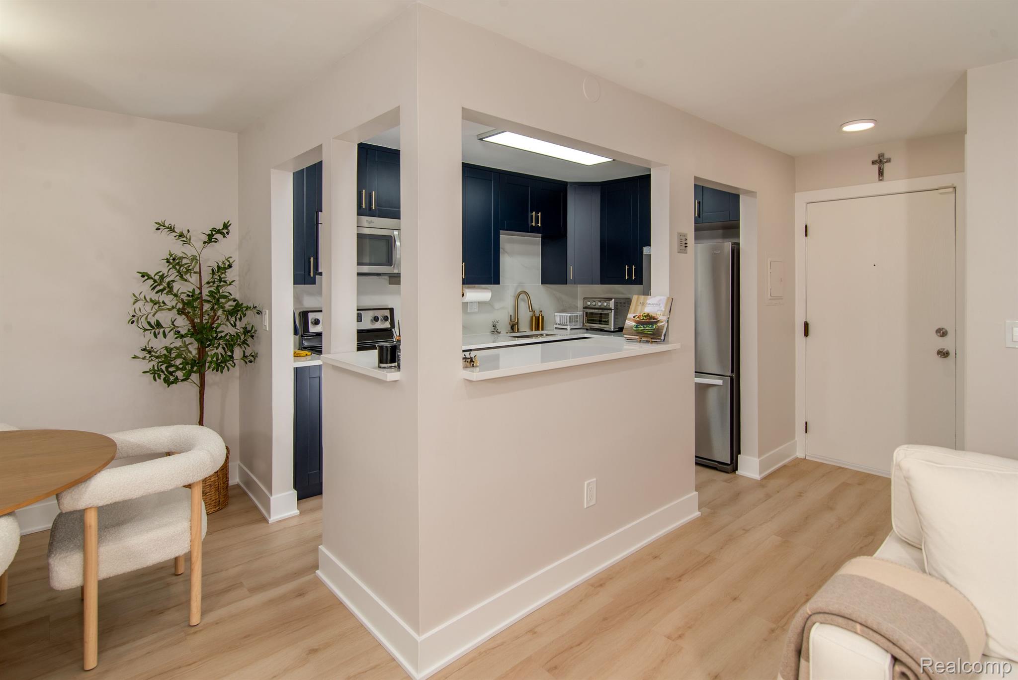 30445 West 14 Mile Road, Unit 52 Farmington, MI 48334 - Photo 6 of 16 Gallery Image 6