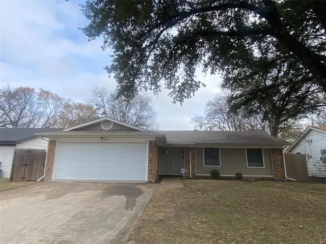 $1,850 | 2410 Arcady Lane, Lancaster, TX 75134