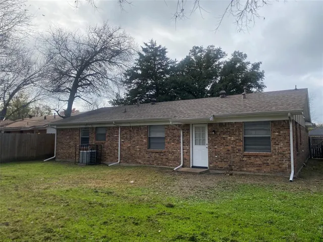 $1,850 | 2410 Arcady Lane, Lancaster, TX 75134