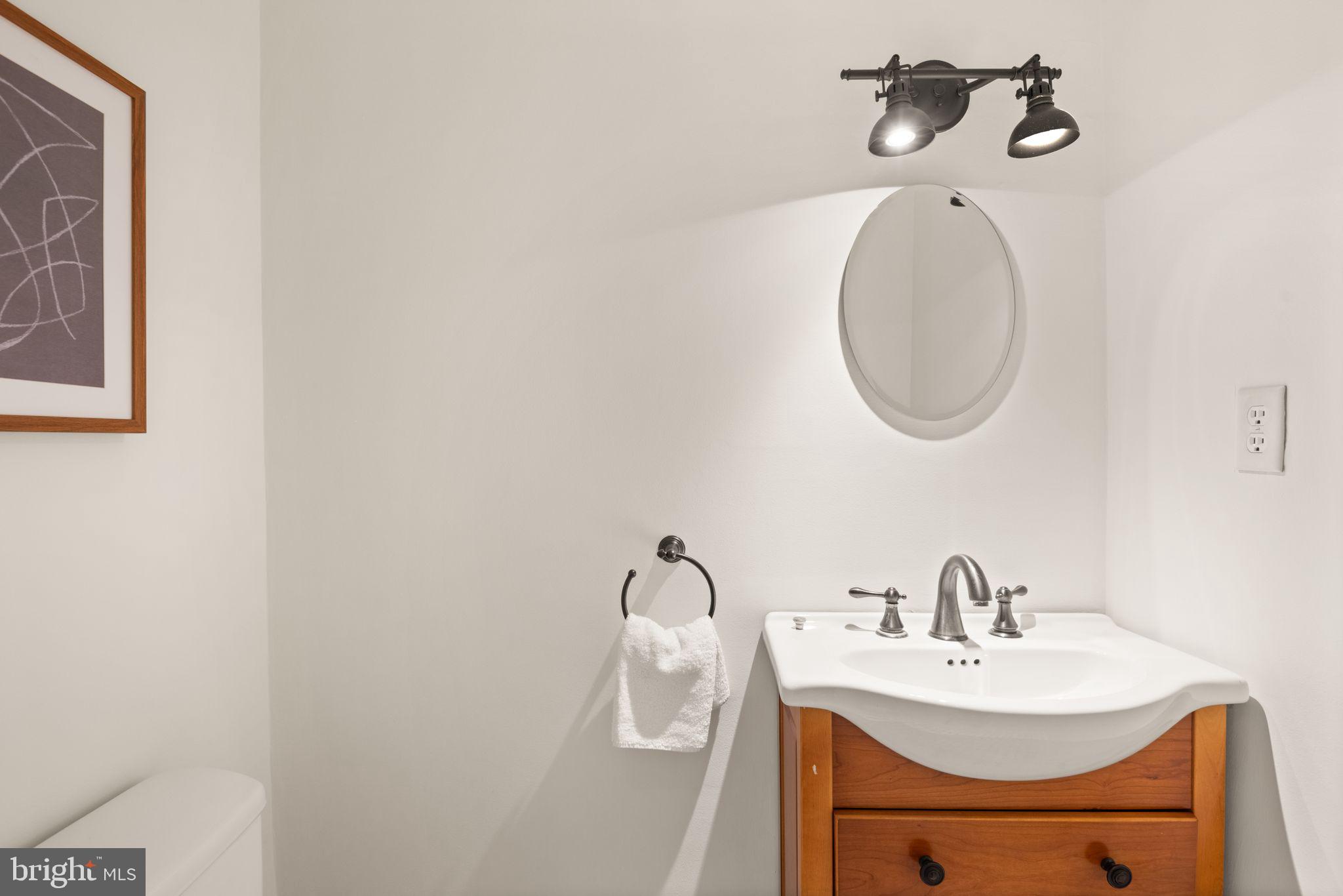 559 15th Street Southeast Washington, DC 20003 - Photo 14 of 31