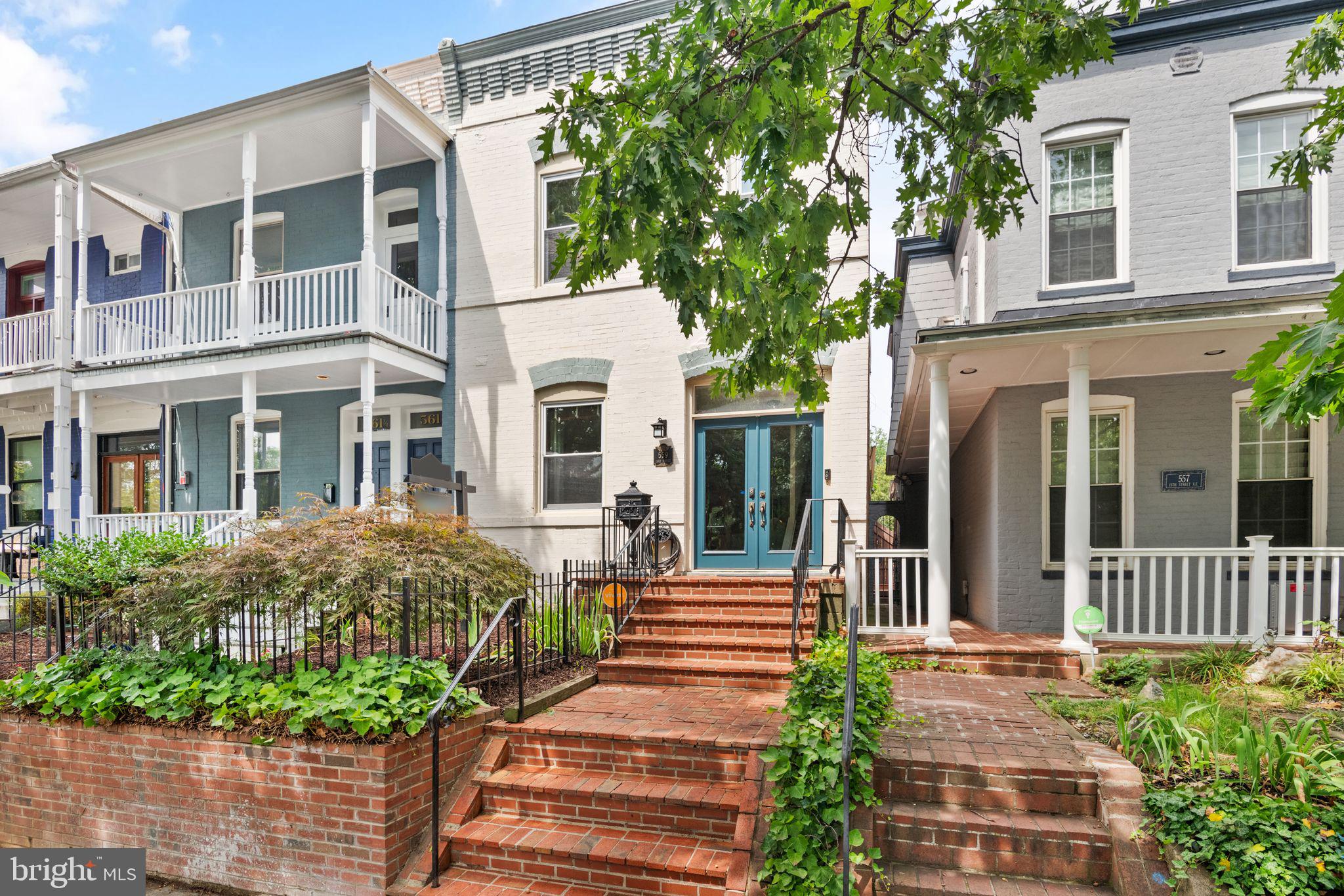 559 15th Street Southeast Washington, DC 20003 - Photo 2 of 31