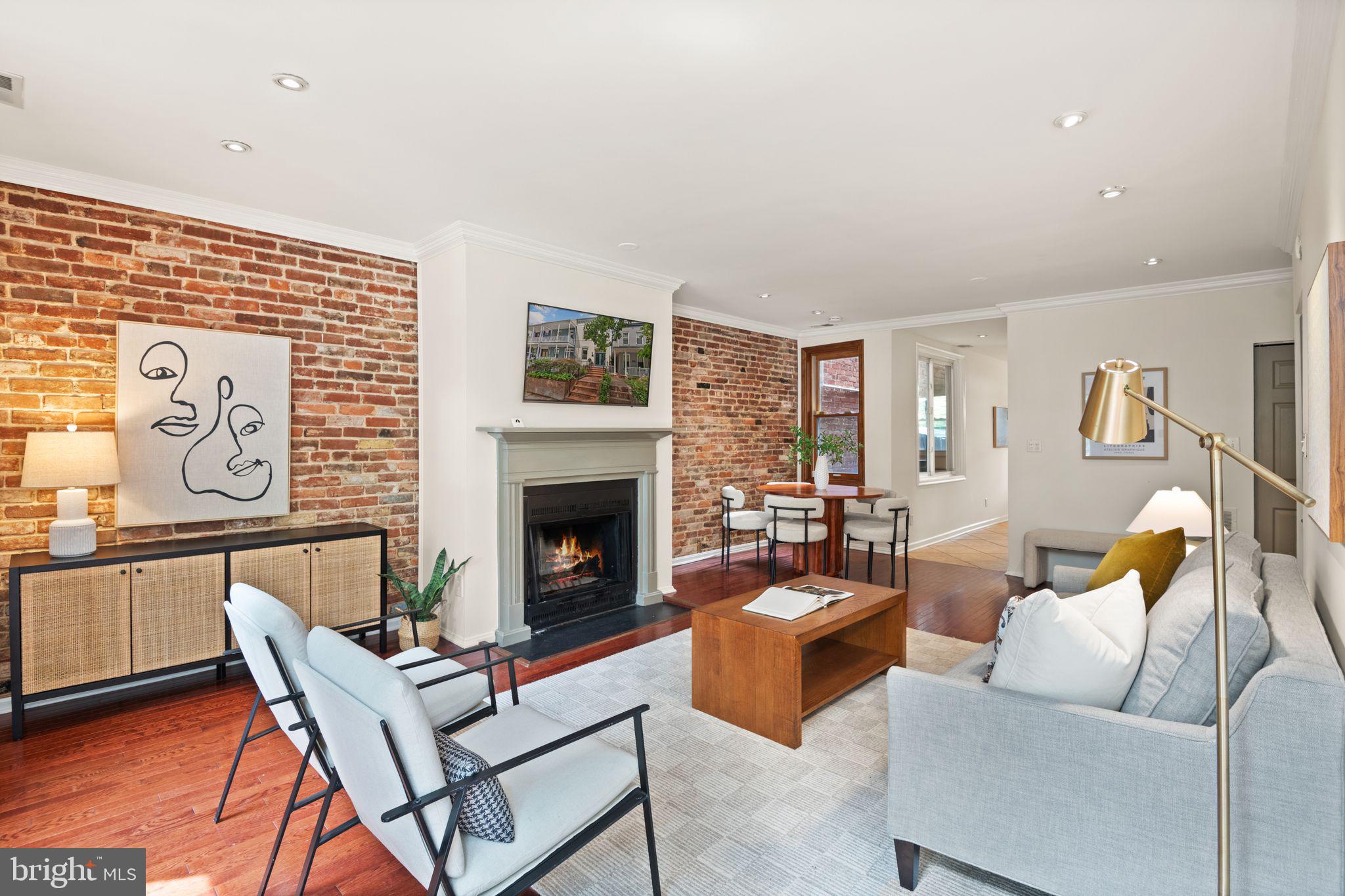 559 15th Street Southeast Washington, DC 20003 - Photo 4 of 31