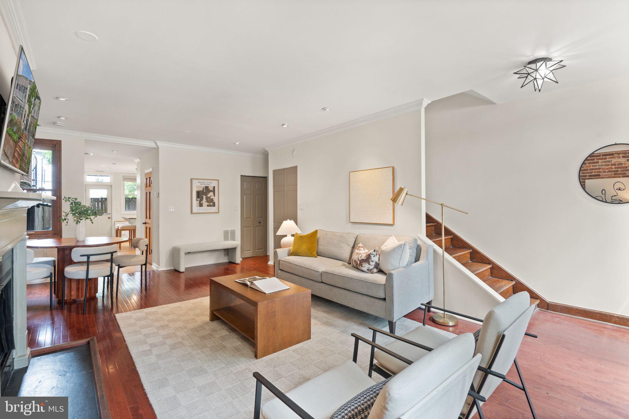 559 15th Street Southeast Washington, DC 20003 - Photo 6 of 31