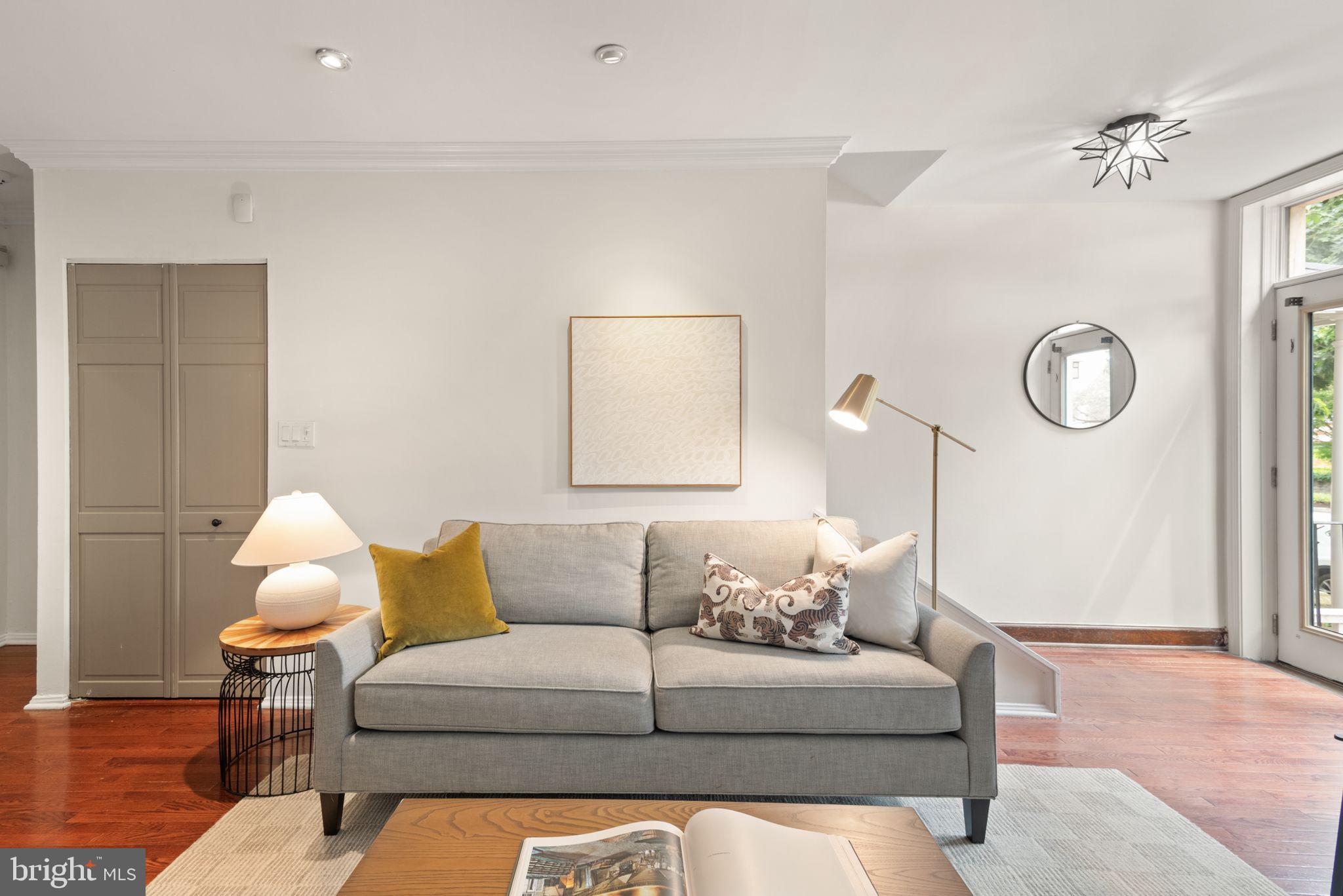 559 15th Street Southeast Washington, DC 20003 - Photo 7 of 31