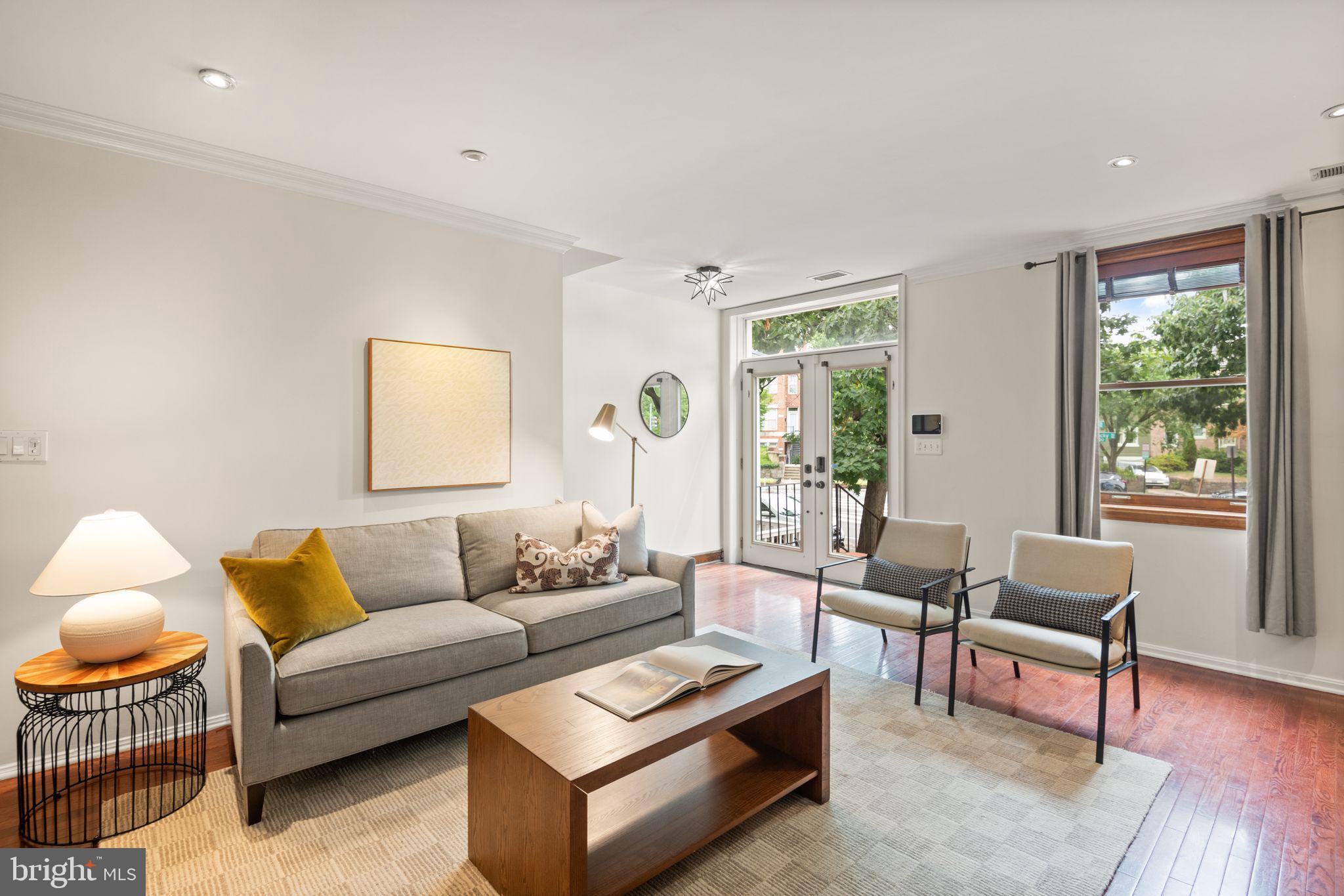 559 15th Street Southeast Washington, DC 20003 - Photo 8 of 31