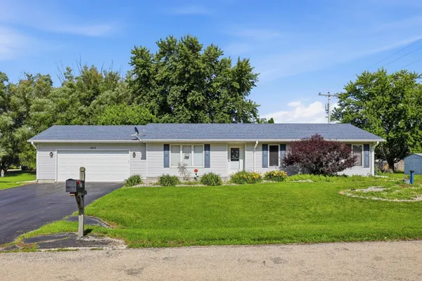 $209,900 | 423 Wayne Road, Rochelle, IL 61068