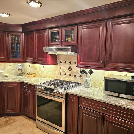 $234,900 | 10 Carol Court, Endicott, NY 13760