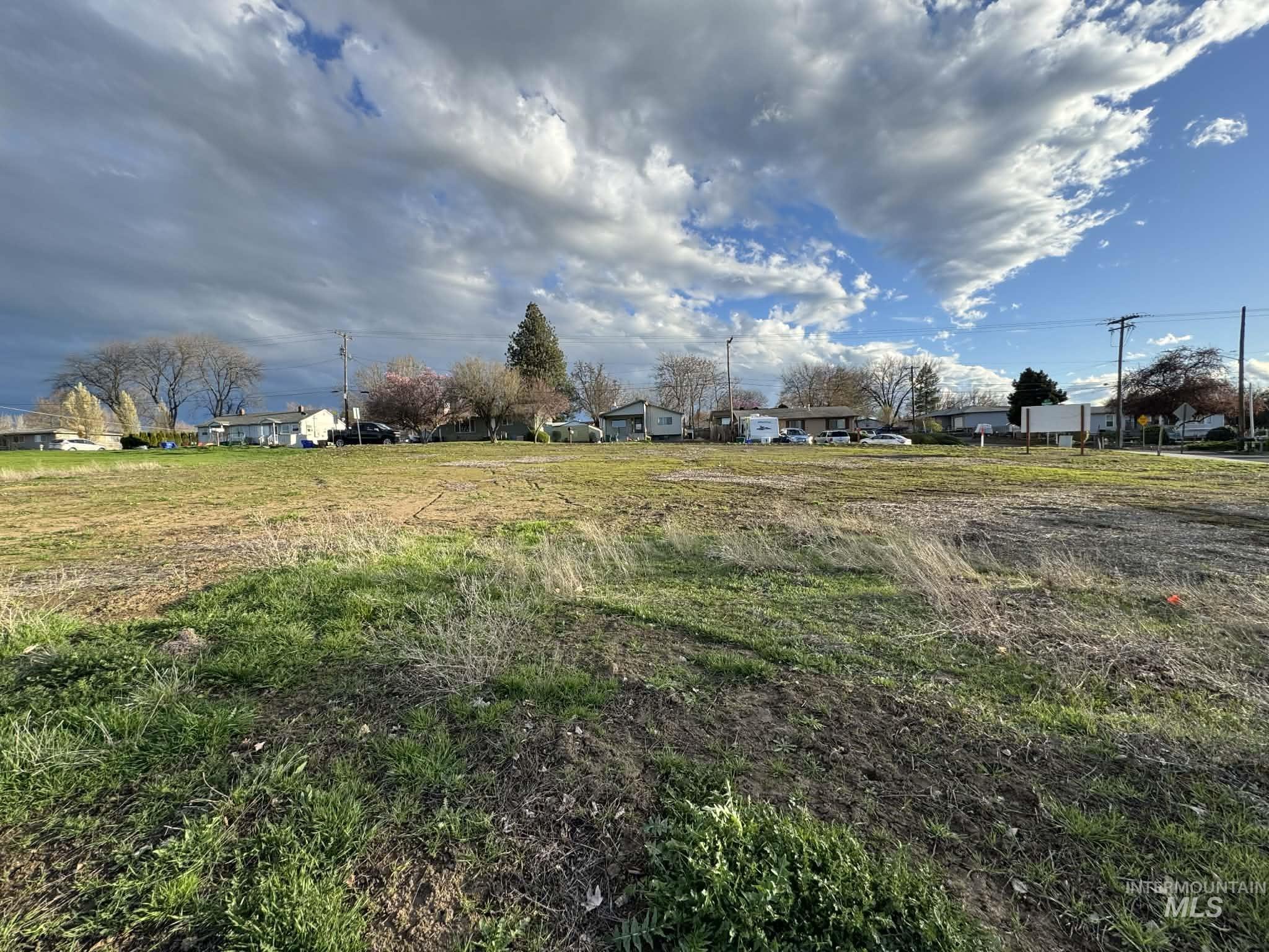 View of yard featuring a residential view