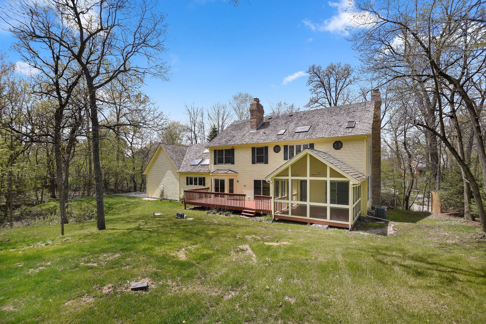 275 Rugby Road North Barrington, IL 60010 - Photo 3 of 35