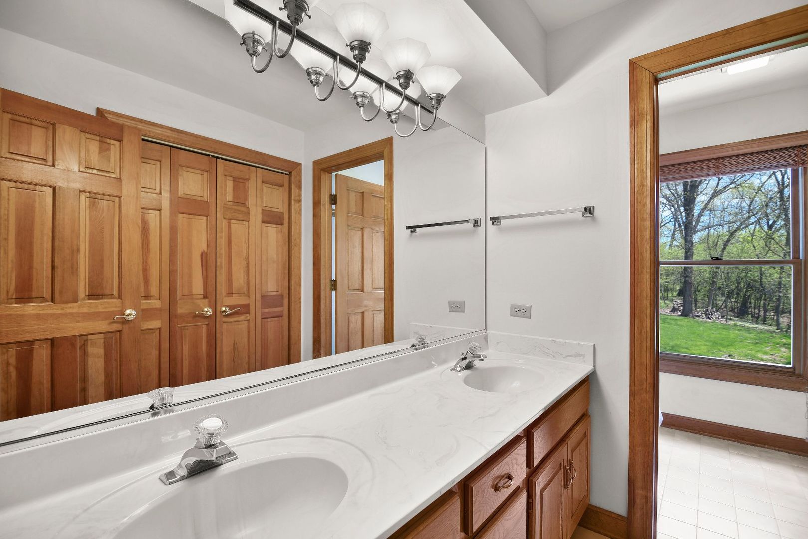275 Rugby Road North Barrington, IL 60010 - Photo 22 of 35