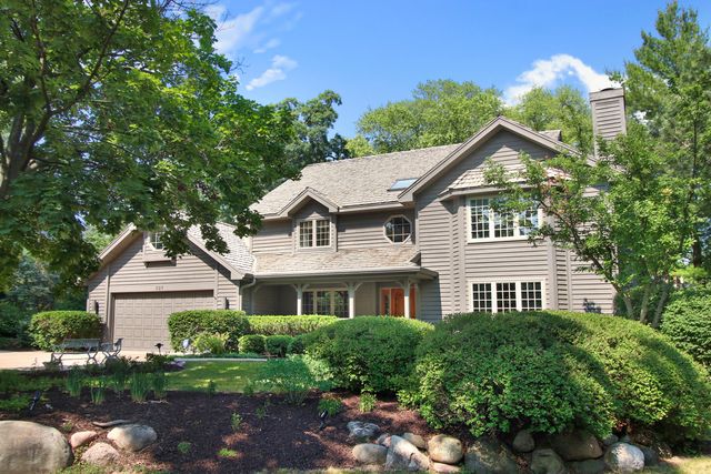 727 Timber Ridge Court, Fontana, WI 53125