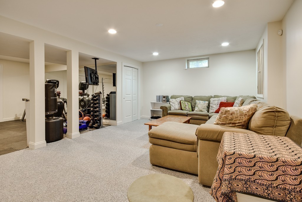 8 Woodledge Road Needham, MA 02492 - Photo 26 of 30 Gallery Image 26