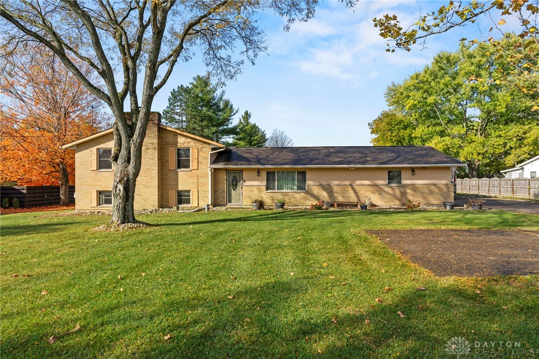 3555 Miller Road Springfield, OH 45502 - Photo 1 of 53