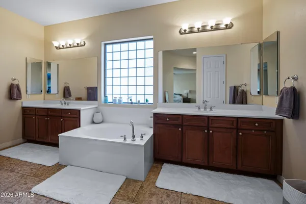 $880,000 | 2738 East Janelle Way, Gilbert, AZ 85298