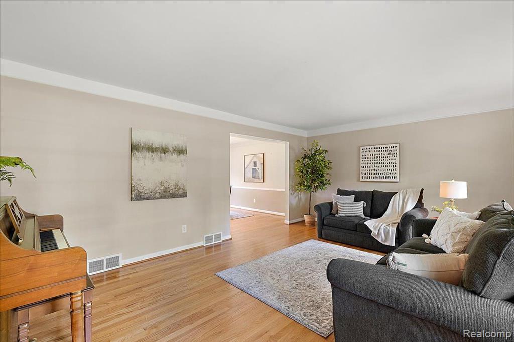 144 Oaklane Drive Rochester Hills, MI 48306 - Photo 11 of 74