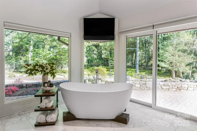 a picture of a bathroom