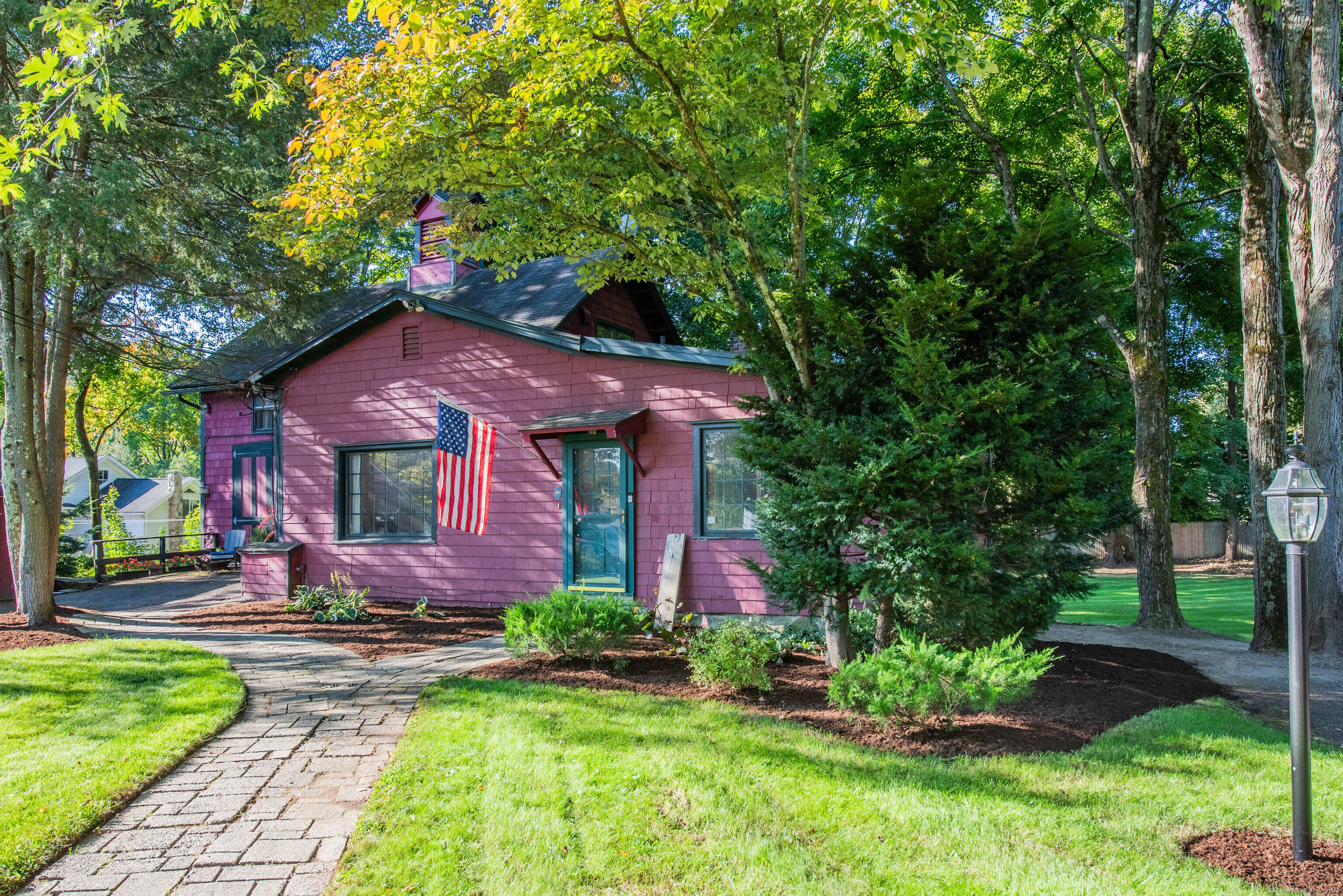 7 Washington Road, Woodbury, CT 06798 Compass