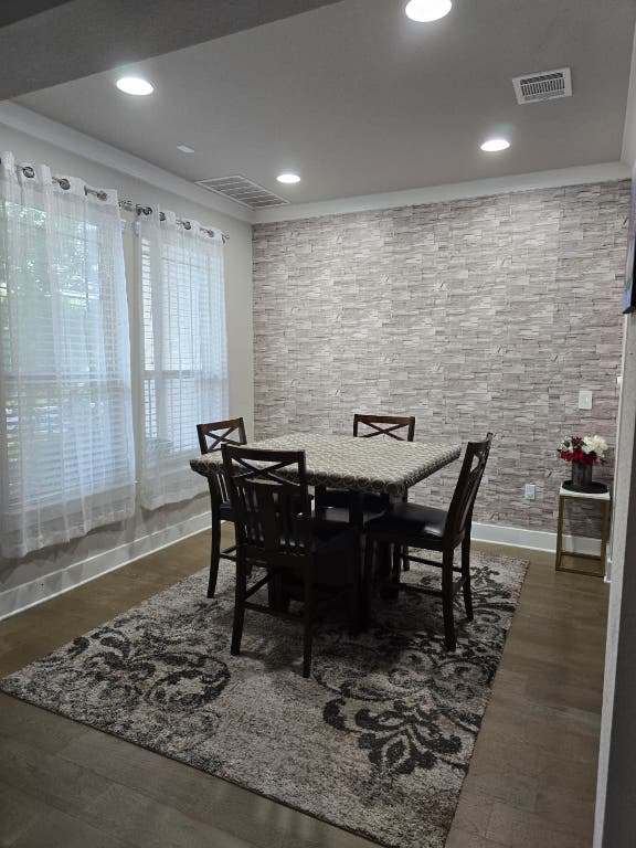 9713 McKnight Loop, Unit 34 Austin, TX 78717 - Photo 4 of 17 a view of a dining room with furniture