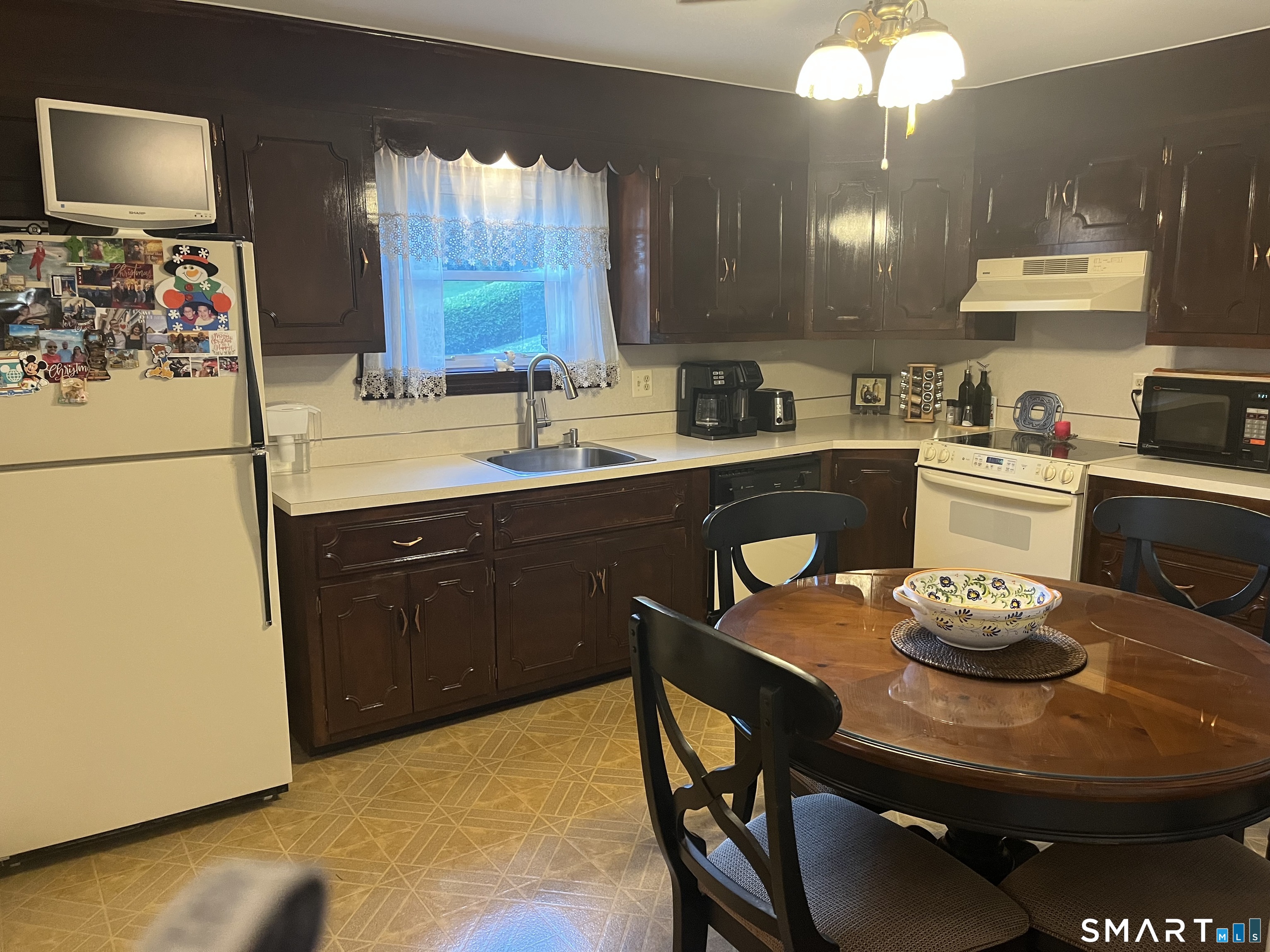 32 Homestead Avenue Derby, CT 06418 - Photo 7 of 28