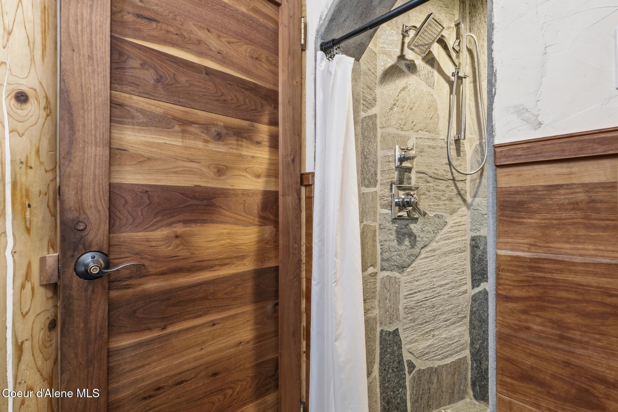 1018 Mogul Hill Road Sandpoint, ID 83864 - Photo 28 of 100 33