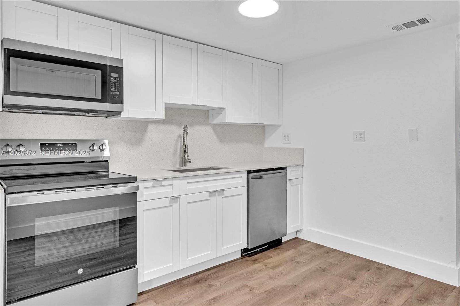 2636 Southwest 29th Court Miami, FL 33133 - Photo 15 of 33