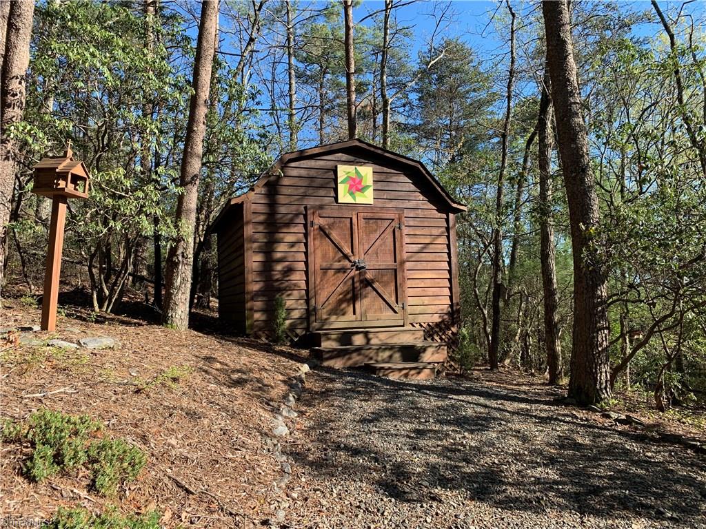 310 Doe Run Purlear, NC 28665 - Photo 2 of 15
