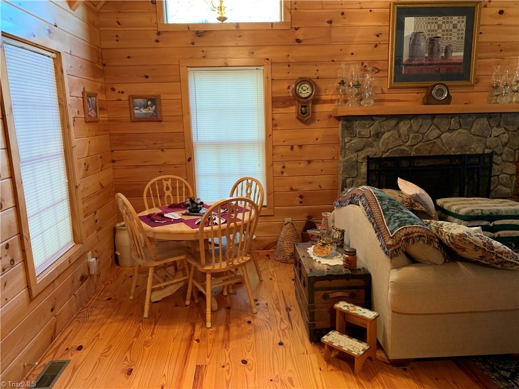 310 Doe Run Purlear, NC 28665 - Photo 5 of 15