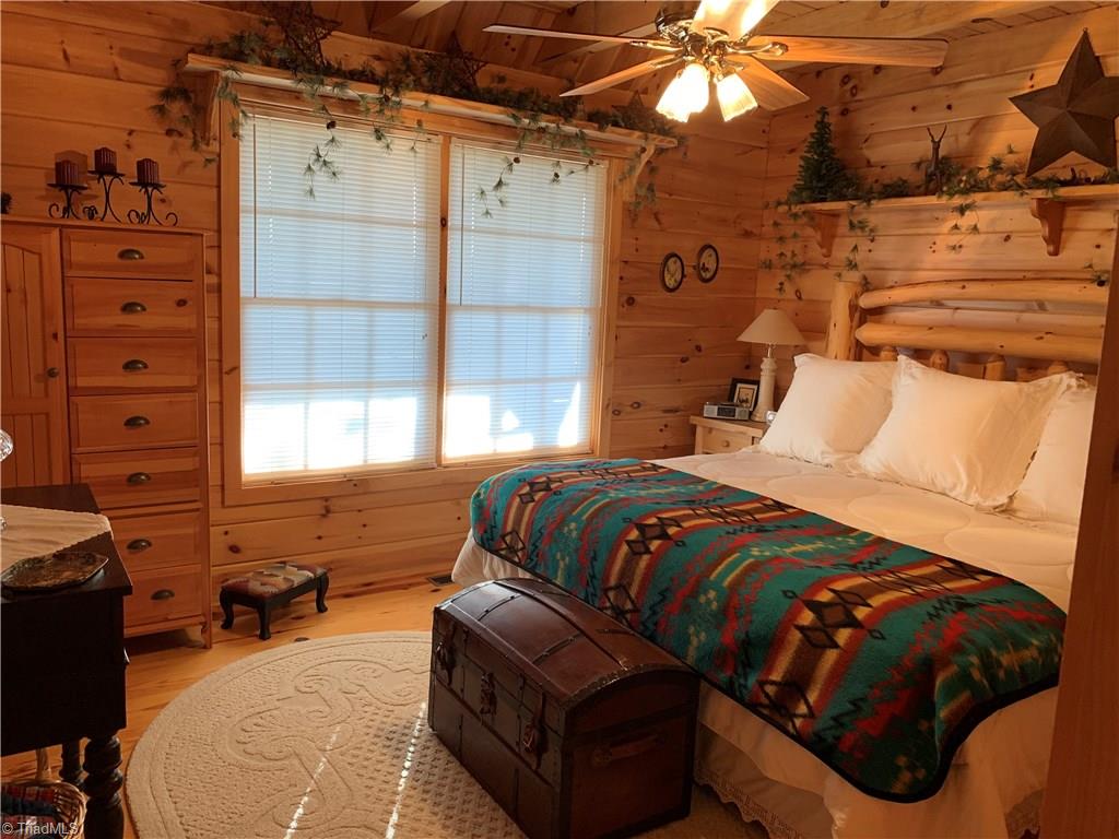 310 Doe Run Purlear, NC 28665 - Photo 7 of 15