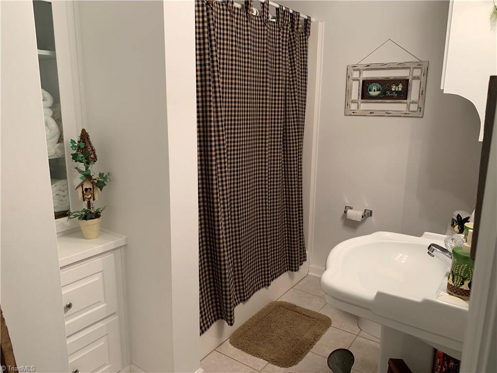 310 Doe Run Purlear, NC 28665 - Photo 10 of 15