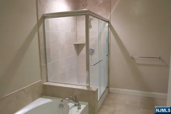 $699,900 | 116 The Promenade, Unit 116, Edgewater, NJ 07020