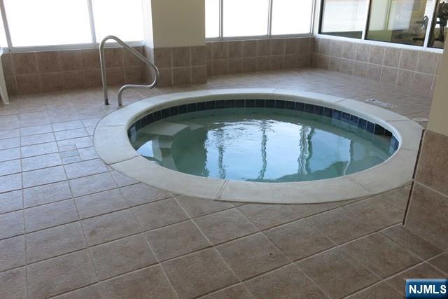 116 The Promenade, Unit 116 Edgewater, NJ 07020 - Photo 22 of 26