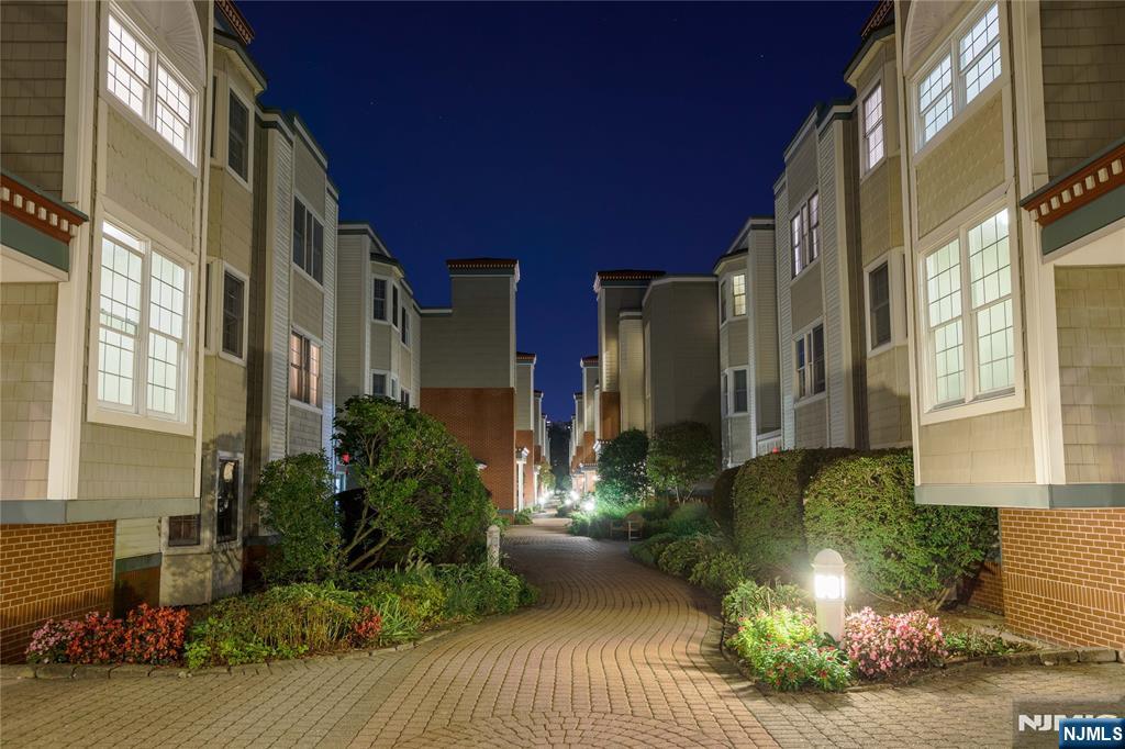 116 The Promenade, Unit 116 Edgewater, NJ 07020 - Photo 23 of 26