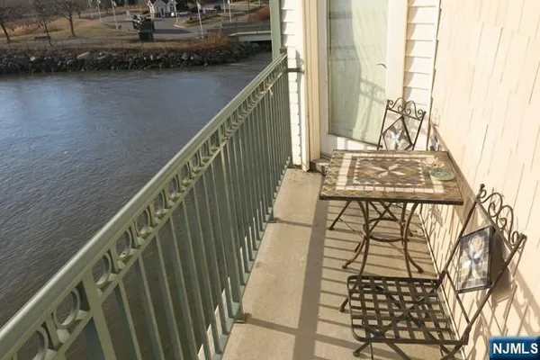 $699,900 | 116 The Promenade, Unit 116, Edgewater, NJ 07020