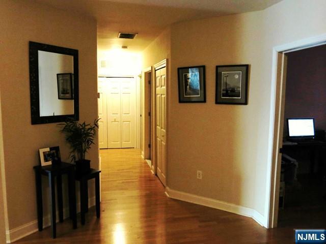 116 The Promenade, Unit 116 Edgewater, NJ 07020 - Photo 6 of 26