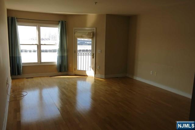 116 The Promenade, Unit 116 Edgewater, NJ 07020 - Photo 8 of 26
