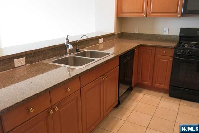 116 The Promenade, Unit 116 Edgewater, NJ 07020 - Photo 9 of 26